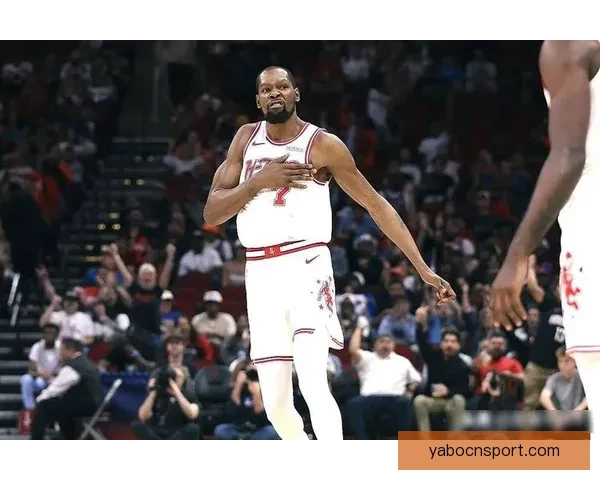 乌度卡称赞申京更果断冲击力强能有效减轻杜兰特负担